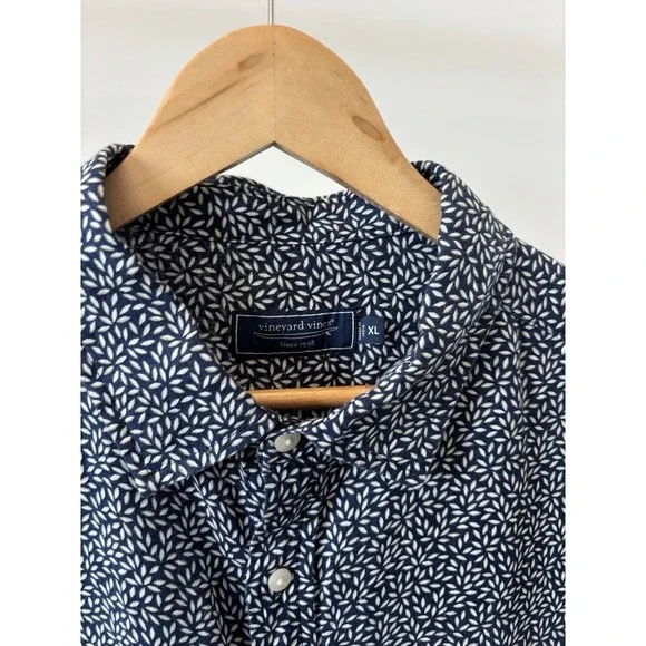 Vineyard Vines Shirt Men's XL Blue & White 100% Linen Button Down Beach Vacation - Picture 2 of 4